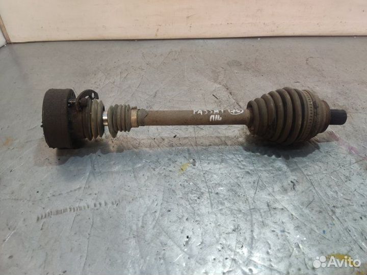 Привод, полуось левый Volkswagen Passat B6 BSE