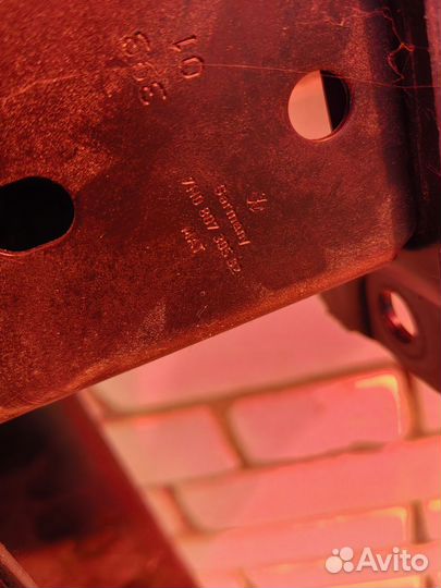 Усилитель заднего бампера