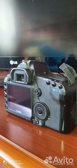 Зеркальный фотоаппарат canon 5D mark ii