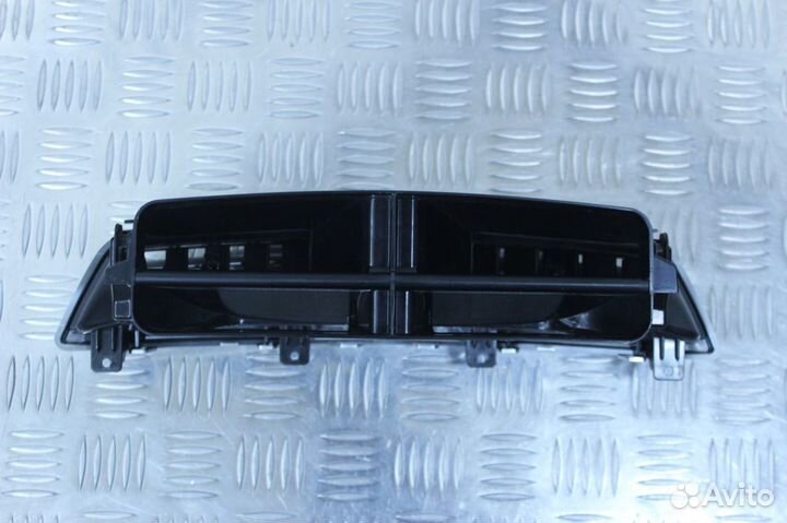 Дефлектор воздушный центральный Mercedes W221