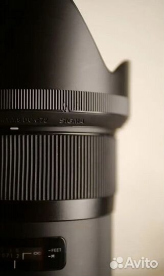 Объектив Sigma AF 18-35mm f/1.8 DC Art