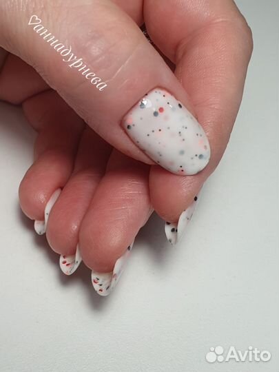 Маникюр, педикюр. Брови