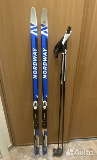 Детские беговые лыжи с палками и ботинками Nordway