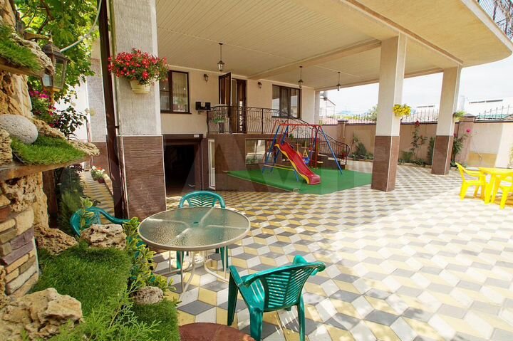 Комната 25 м² в > 9-к., 3/3 эт.