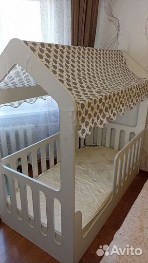 Детская кровать домик с матрасом