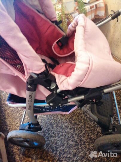 Прогулочная коляска