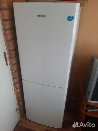 Холодильник двухдверный samsung