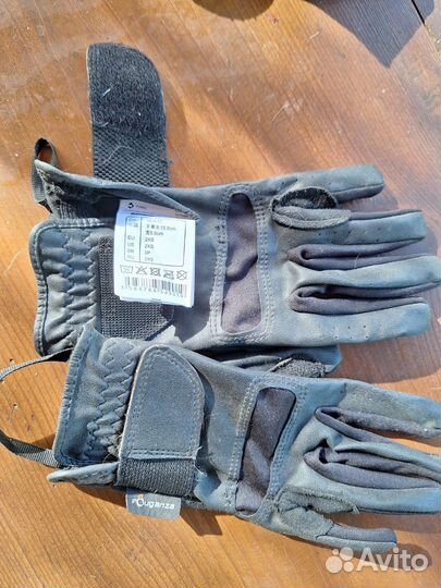 Детское для верховой езды- щётки, краги, перчатки