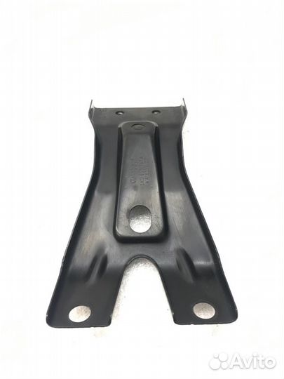 Кронштейн замка капота Volkswagen Golf 6 2010