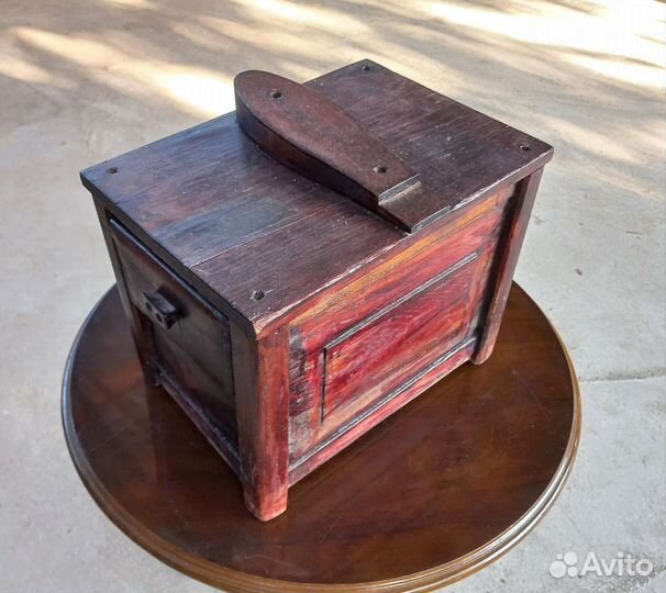 Старинный ящик для чистки обуви