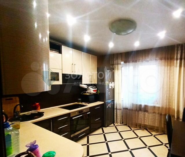 3-к. квартира, 81,3 м², 8/17 эт.