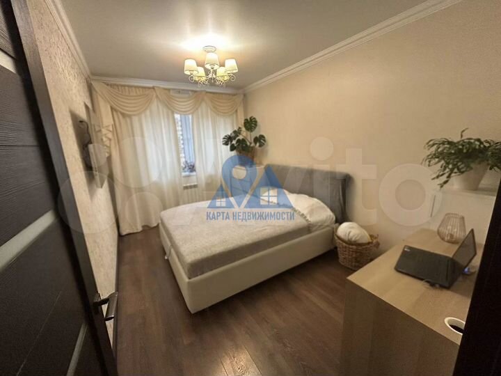 2-к. квартира, 52 м², 10/17 эт.