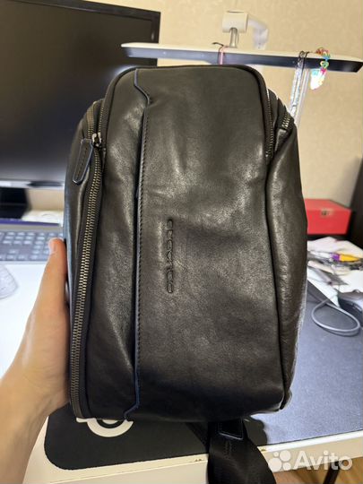 Сумка слинг piquadro