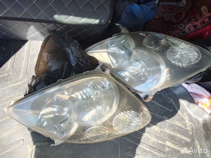 Фары на Тойота Королла спасио