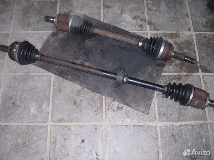 Ниссан альмера классик привод В сборе 1.6