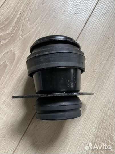 Подушка двигателя гольф 3 / vento