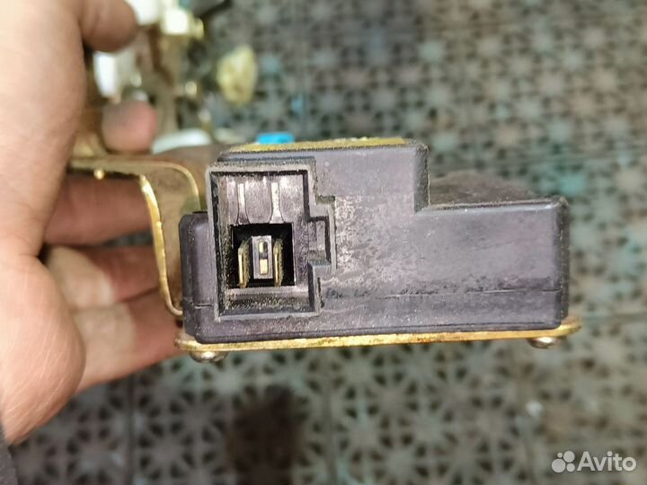 Замок передний правый Daewoo Matiz