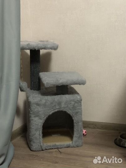 Кошачий домик с когтеточкой
