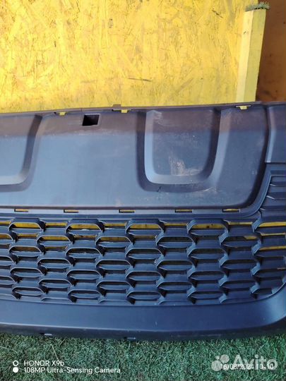 Решетка в бампер Renault Duster 2015