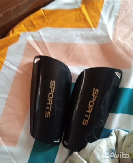 Футбольные щитки