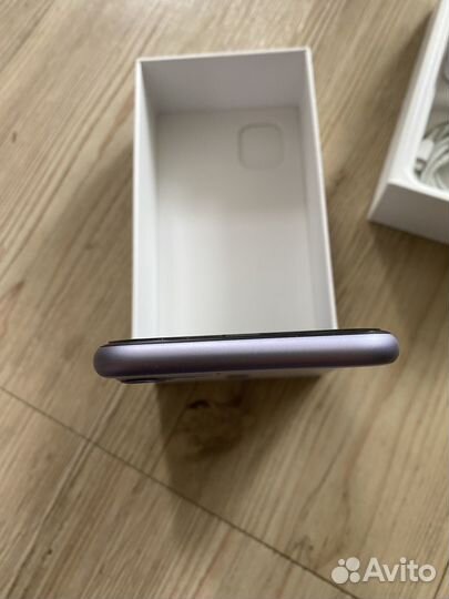 iPhone 11, 64 ГБ