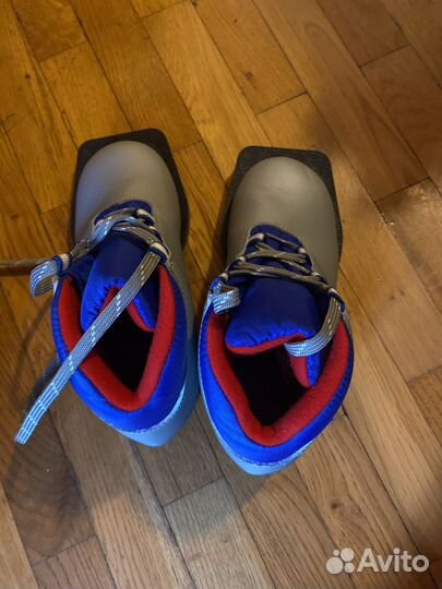 Лыжные ботинки