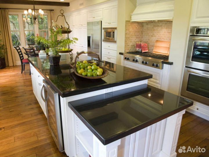 Столешница из кварцевого агломерата, под заказ