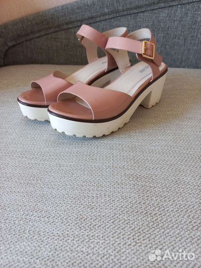 Босоножки женские