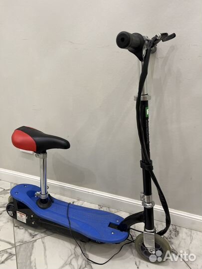Детский электросамокат с сиденьем
