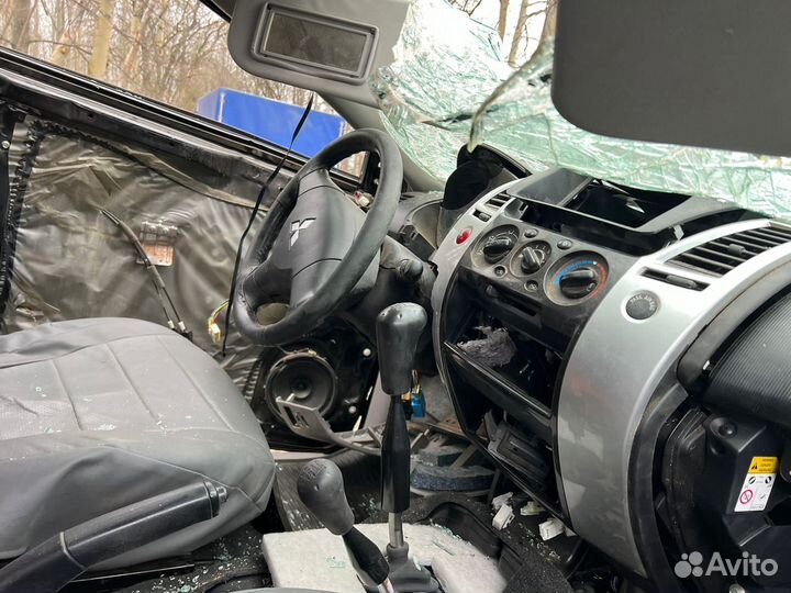 Разбор Mitsubishi Pajero Sport