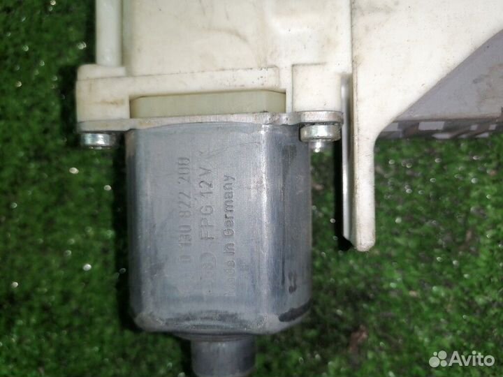 Моторчик стеклоподъемника Peugeot 407