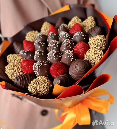 Клубника в шоколаде, сладкий подарок