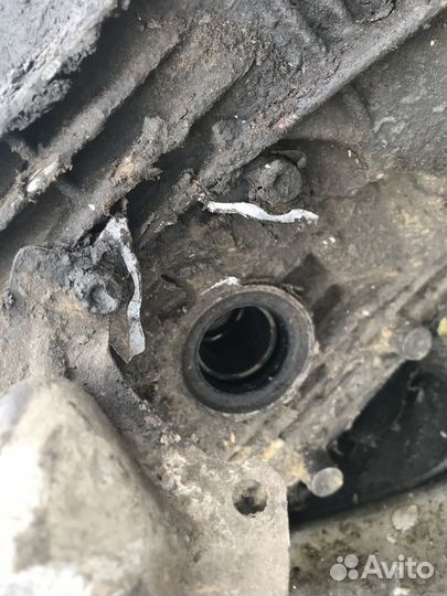 МКПП (механическая коробка переключения передач) V