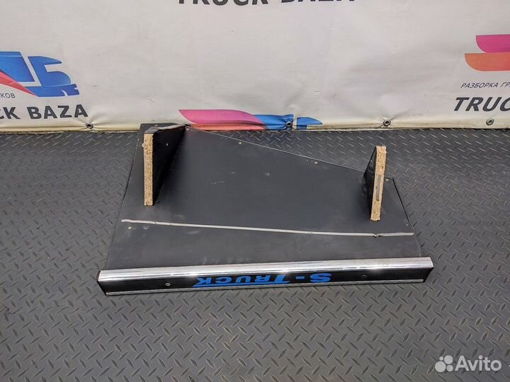 Полка панели приборов Volvo FH