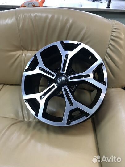 Диск литой Скад KL 318 16 5*114,3 Et 50 67.1