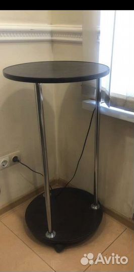 Этажерка на колесиках