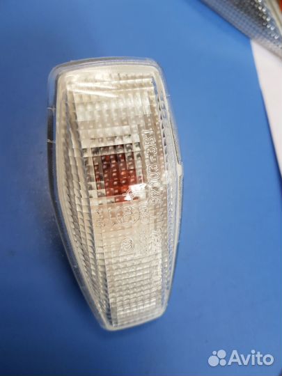 Повторитель на крыло белый hyundai getz (2002)