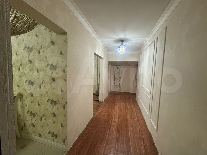 3-к. квартира, 65 м², 1/10 эт.