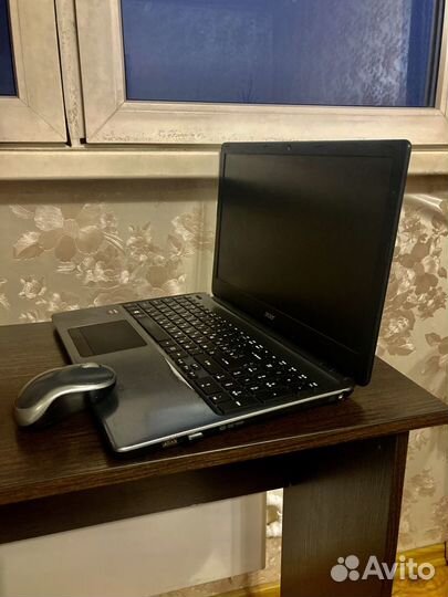 Ноутбук Acer Aspire E1-572g