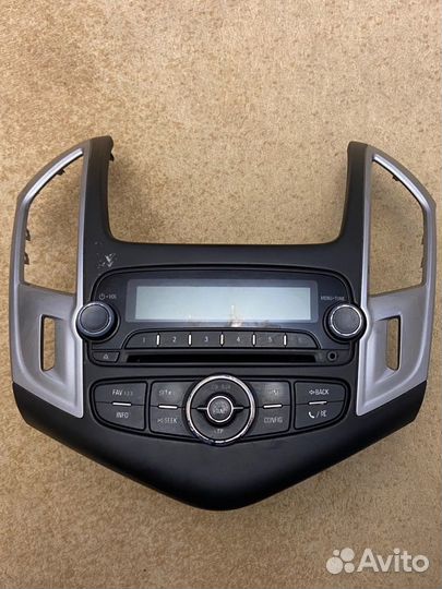 Штатная магнитолана chevrolet cruze