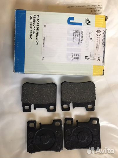 Тормозные колодки на mercedes190