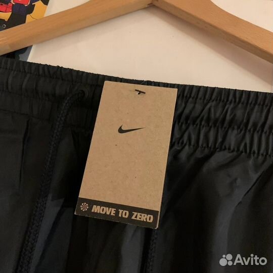 Спортивные штаны Nike LWT Track Pant