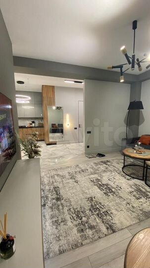 2-к. квартира, 65 м², 4/10 эт.