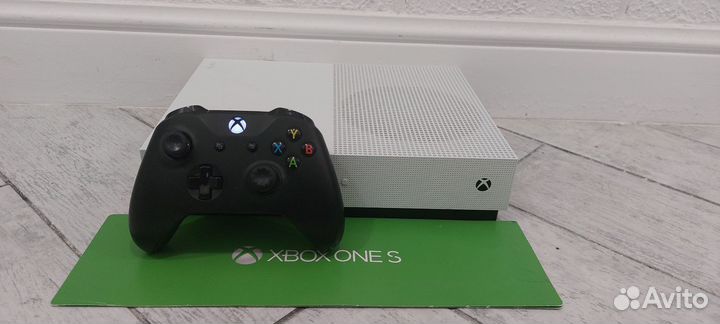 Xbox One s и много игр