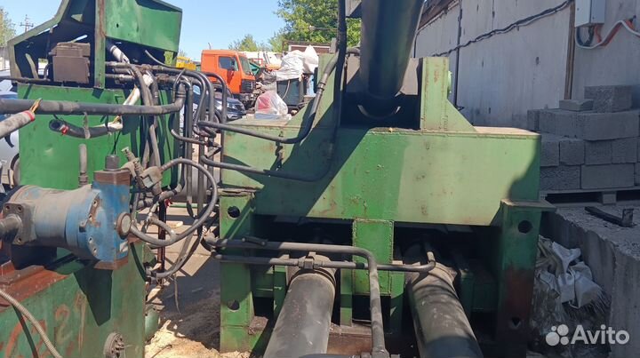 Пресс пакетировочный для металлолома Y81-250B