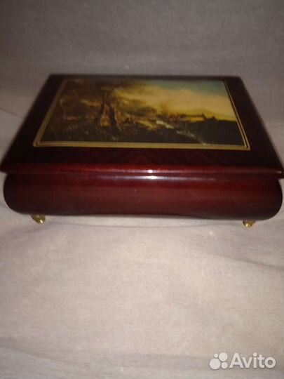 Музыкальная шкатулка