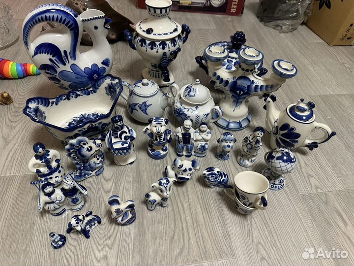 Гжель статуэтки, чайнк, сахарница и тд