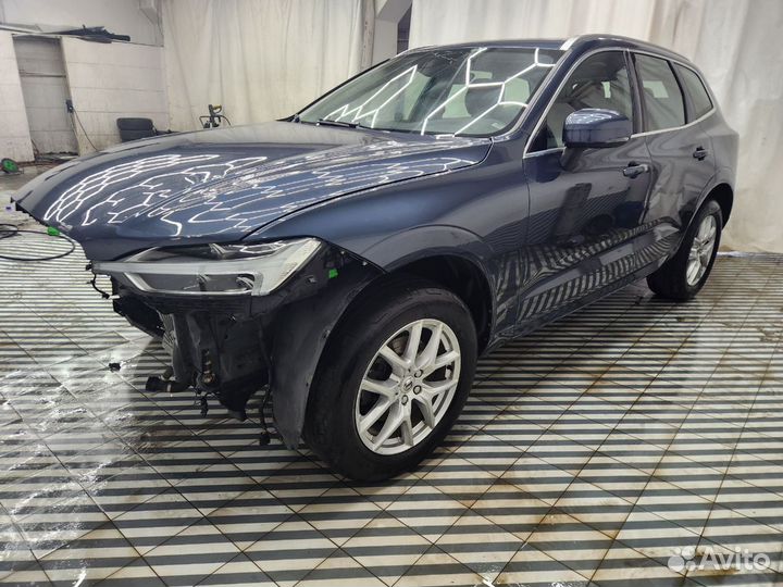Volvo XC60 2.0 AT, 2020, битый, 18 000 км