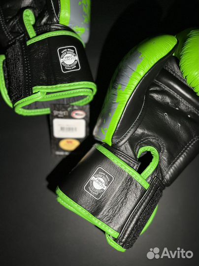 Боксерские перчатки Twins