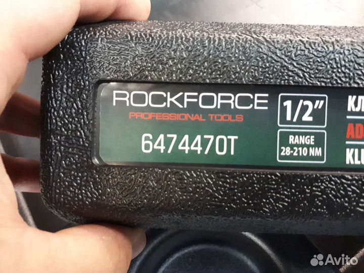 Динамометрический ключ 1/2 28-210Нм Rockforce